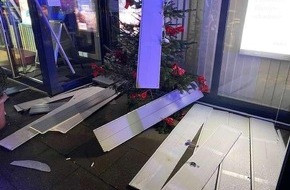 Polizeiinspektion Stade: POL-STD: Unbekannte richten hohen Sachschaden in Jork an
