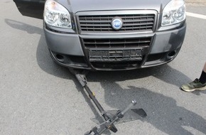 Polizei Hagen: POL-HA: Fahrerin eines E-Scooters bei Verkehrsunfall in der Innenstadt schwer verletzt