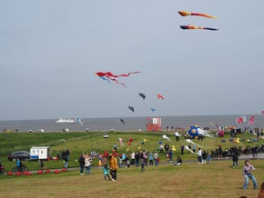 Fr&uuml;hling an der Nordsee: Cuxhaven startet in die Saison