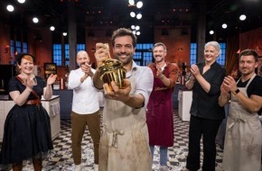 SAT.1: Erfolgreich gebacken: 4,03 Millionen Zuschauer:innen sehen "Das große Promibacken"-Finale in SAT.1 / Kai Schumann holt den Goldenen Cupcake 2023