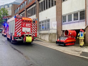 FW-MK: Brand im Au&szlig;enbereich sorgt f&uuml;r Verrauchung im Waldstadtzentrum