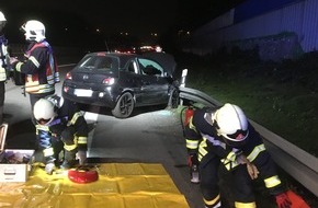 Feuerwehr Gelsenkirchen: FW-GE: Verkehrsunfall auf Bundesautobahn 2 - Eine Frau schwer verletzt