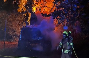 Polizeiinspektion Wilhelmshaven/Friesland: POL-WHV: Brand einer Forstmaschine in Varel