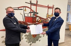 Feuerwehr Kirchhundem : FW-OE: Klaus Happe weitere sechs Jahre Leiter der Feuerwehr Kirchhundem