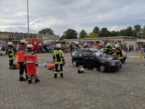 FW-HF: Aktionstag der Feuerwehr Herford: Ein Erlebnis für Groß und Klein!