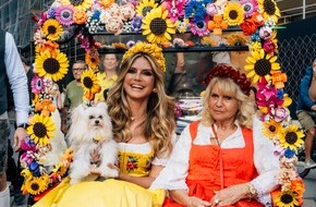 LEGO GmbH: Heidi Klum in LEGO&reg; Rikscha - 7000 LEGO&reg; Botanicals lassen das HeidiFest aufbl&uuml;hen