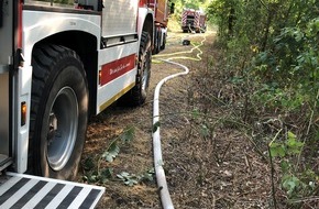 Feuerwehr Dorsten: FW-Dorsten: +++ Nachbarschaftliche Hilfe bei einem Flächenbrand +++