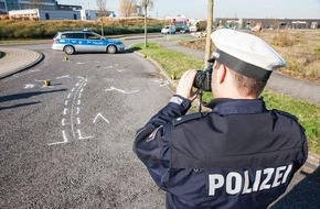 Polizei Rhein-Erft-Kreis: POL-REK: 170828-2: Vier Verletzte bei Verkehrsunfall- Wesseling