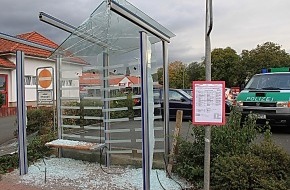 Polizeiinspektion Hameln-Pyrmont/Holzminden: POL-HM: Verkehrsunfallflucht
