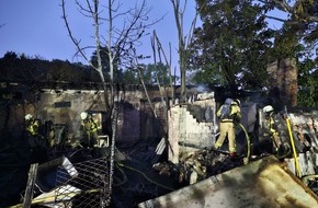 Feuerwehr Bremerhaven: FW Bremerhaven: Gartenlaubenbrand im Kleingartengebiet Twischkamp-Lehe