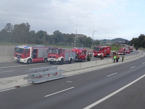 FW Reichenau: Brennendes Fahrzeug im Tunnel - Feuerwehren üben den Ernstfall - Brandschutzübung im Tunnel Waldsiedlung B33 - Tunnel-Waldsiedlung, 11.10.2025