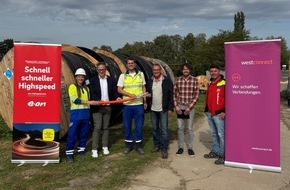 Westconnect GmbH: Spatenstich f&uuml;r Glasfaserausbau in Erwitte Bad Westernkotten