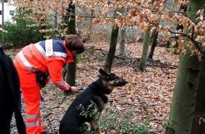 Feuerwehr Essen: FW-E: 20 Kinder und Jugendliche im Waldgebiet vermisst, groß angelegte Übung mit Rettungshunden und Freiwilliger Feuerwehr