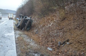 Polizeiinspektion Hildesheim: POL-HI: Unfall auf der A7 mit zwei leicht verletzten Personen