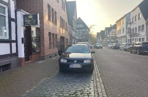Polizeiinspektion Hameln-Pyrmont/Holzminden: POL-HM: Polizei sucht Zeugen zu einem Verkehrsunfall - Verursacher flüchtig