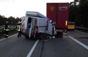 Polizeiinspektion Heidekreis: POL-HK: Soltau / A7: Fahrer eines Transporters schwer verletzt