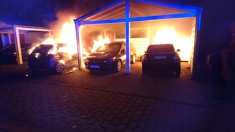 Freiwillige Feuerwehr Werne: FW-WRN: Feuer_3: Fahrzeugbrände in der Mozartstraße