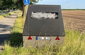 Kreispolizeibeh&ouml;rde Kleve: POL-KLE: Uedem - Enforcement Trailer mit Farbe bespr&uuml;ht: Kripo ermittelt und sucht Zeugen