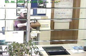 Polizei Düren: POL-DN: 030603 -1- Überfall auf Geldinstitut