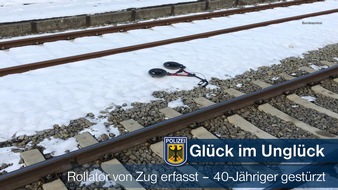 Bundespolizeidirektion München: Bundespolizeidirektion München: Rollator von Zug erfasst -
40-Jähriger stürzt am Bahnsteig