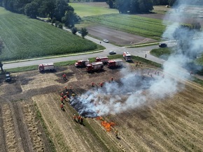 FW Lüchow-Dannenberg: +++ Besondere Brände erfordern besondere Maßnahmen +++ Feuerwehren der Samtgemeinde Elbtalaue trainieren die Brandbekämpfung von Vegetationsbränden +++