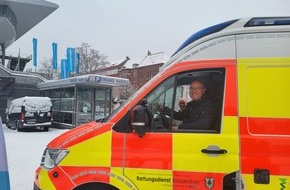 Rettungsdienst-Kooperation in Schleswig-Holstein gGmbH: RKiSH: Forum Elektromobilität - Umweltminister am Stand der RKiSH