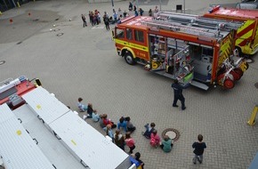 Feuerwehr Ratingen: FW Ratingen: Aktion "Feuerwehr macht Schule" in Ratingen