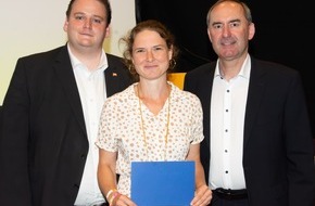 FREIE WÄHLER Bundesvereinigung: Bundesparteitag Nürnberg: FREIE WÄHLER ehren Karina Luginger