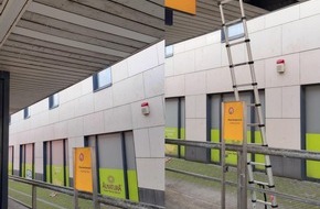 Bundespolizeidirektion Sankt Augustin: BPOL NRW: Eingesperrt - Bundespolizei rettet kleine Taubenküken