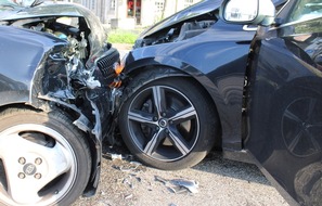 Polizei Minden-Lübbecke: POL-MI: Verkehrsunfall an der Weserbrücke