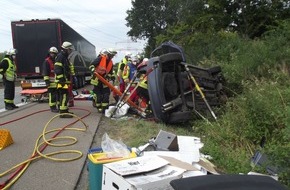 Feuerwehr Dortmund: FW-DO: Verkehrunfall auf der A 45, Fahrbahn während des Einsatzes gesperrt