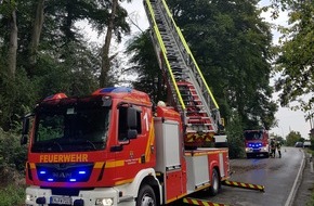 Feuerwehr Sprockhövel: FW-EN: Alarmierung zur Türöffnung und zum Gefahrenbaum