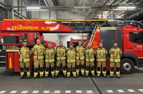 Freiwillige Feuerwehr Alpen: FW Alpen: Neue Drehleitermaschinisten für die Einheit Alpen