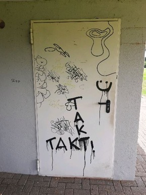 POL-EL: Bawinkel - mehrere Sachbeschädigungen durch Graffiti - Zeugen gesucht