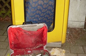 Polizeiinspektion Nienburg / Schaumburg: POL-NI: Telefonzelle als Müllhalde -Bild im Download-