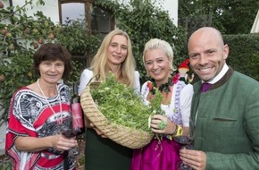 Salzburger Seenland Tourismus GmbH: Die GMACHLs auf den Spuren von Kräuter- & Blütengeheimnisse - BILD