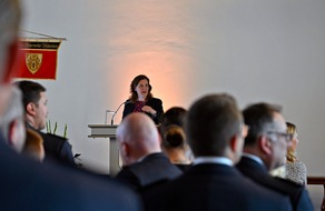 FW-M: Feuerwehr-Ehrungen für Engagement und Einsatzbereitschaft (München)