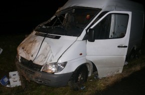 Polizei Düren: POL-DN: Transportfahrzeug landete im Straßengraben
