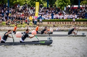 InformationsZentrum Beton: Bootsbau aus Beton / 20. Betonkanu-Regatta in Brandenburg a. d. Havel