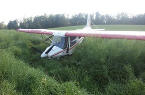 Feuerwehr Bochum: FW-BO: Kleinflugzeug im Feld notgelandet