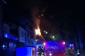 Kreisfeuerwehrverband Calw e.V.: KFV-CW: Dachstuhlbrand in einem Mehrfamilienhaus in Bad Wildbad