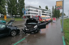 Feuerwehr Offenburg: FW-OG: Verkehrsunfall - Frontalkollision mit mehreren verletzten Personen