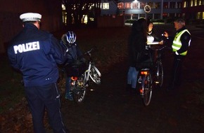 Polizei Paderborn: POL-PB: #PassAuf! - Fahrräder werden auf Verkehrssicherheit kontrolliert