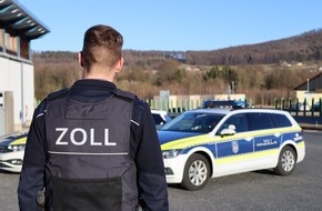 Hauptzollamt Regensburg: HZA-R: Mehr als nur H&uuml;hnereier geladen: Zoll aus Furth im Wald entdeckt 8.400 Schmuggelzigaretten