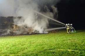 Kreisfeuerwehrverband Calw e.V.: KFV-CW: Hütte auf Pferdehof geht in Flammen auf