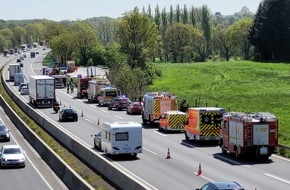 Feuerwehr Dinslaken: FW Dinslaken: Vorläufige Pressemitteilung Einsatz BAB3