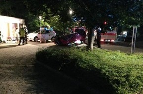 Polizeipräsidium Westpfalz: POL-PPWP: Schwerer Verkehrsunfall, 2 verletzte Personen