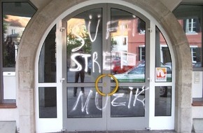 Polizeipräsidium Mittelfranken: POL-MFR: (1994)  Graffiti-Sprayer schnell ermittelt