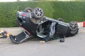 Polizei Düren: POL-DN: Auto überschlägt sich in 30er-Zone