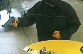 Polizeipräsidium Reutlingen: POL-RT: Versuchter Bankraub in Kohlberg (ES) - BILDFAHNDUNG